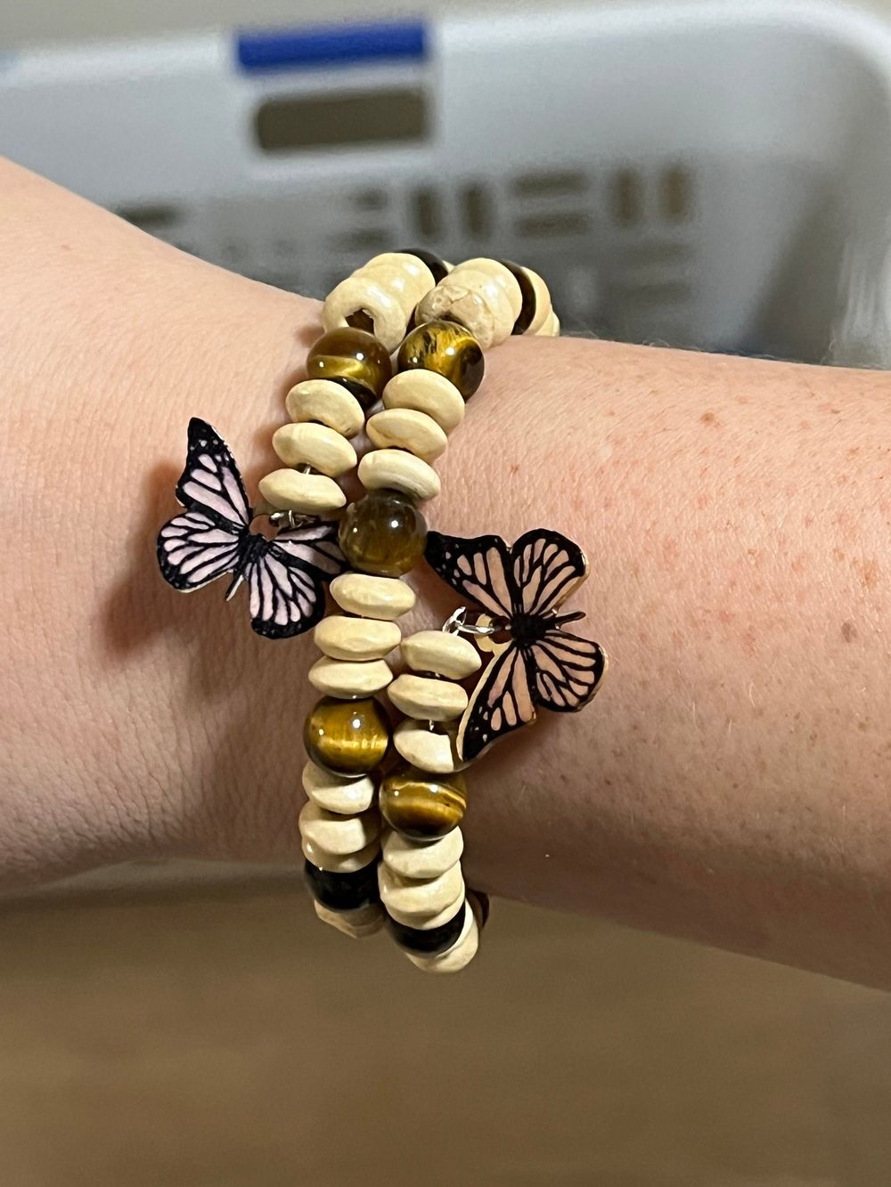 Charm memory wire bracelet - butterflies, wood and tiger eye...